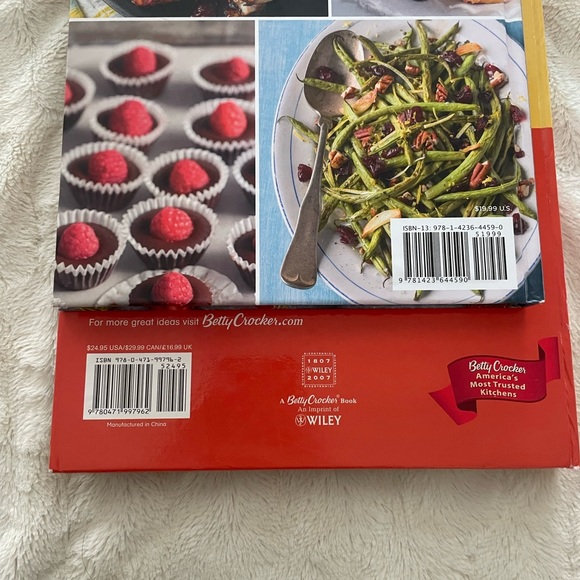 Cook books - Picture 3 of 3